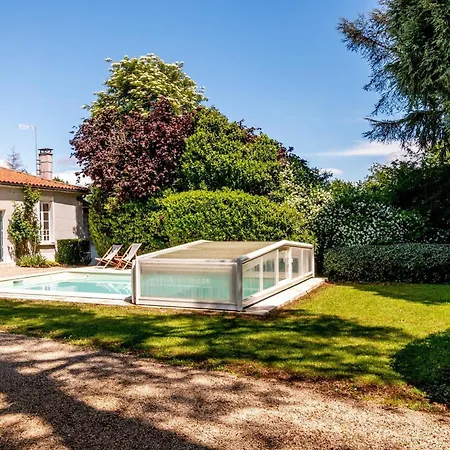 Maison Avec Piscine Partagee Proche De - Fr-1-616-528 *