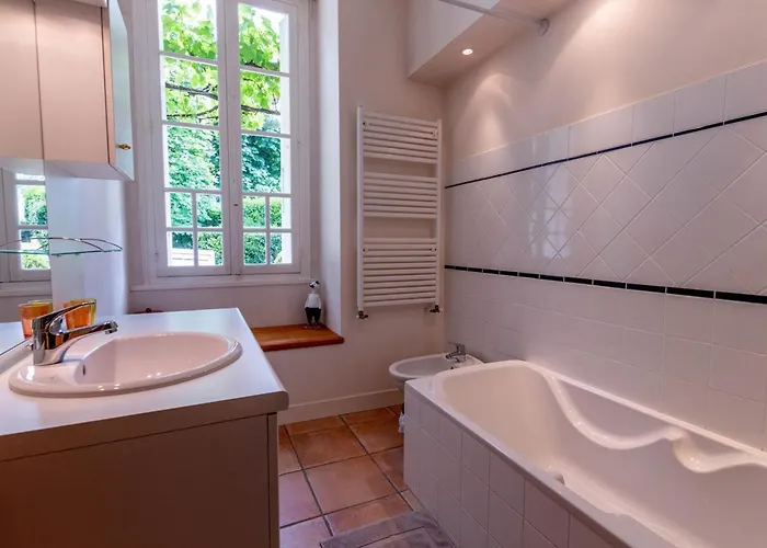 Maison Avec Piscine Partagee Proche De - Fr-1-616-528 Nyaraló *