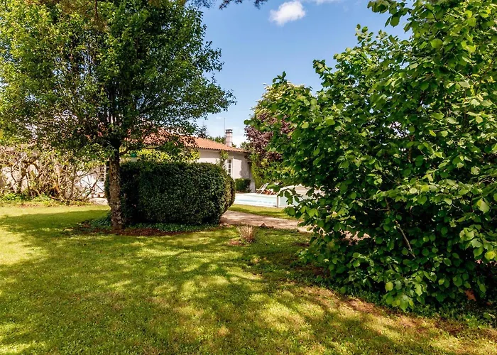 Maison Avec Piscine Partagee Proche De - Fr-1-616-528 Périgueux